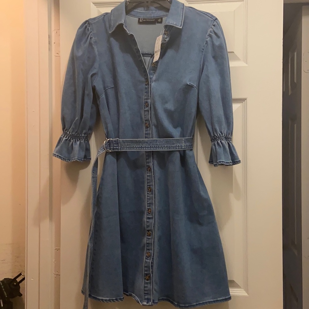 New York & Co Denim dress. NWT…Runs large, I normally wear a M, this is an XS